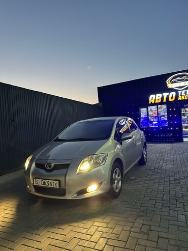 купить багажник на крышу авто в бишкеке: Toyota Auris: 2008 г., 1.6 л, Механика, Бензин, Хэтчбэк