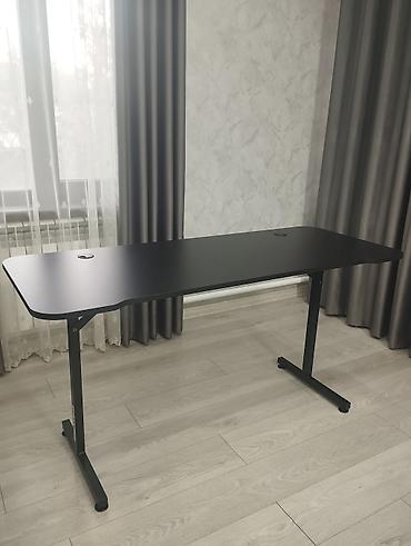 стол чай ичкенге: Компьютерный стол ESGAMING T-T15 150 см Ширина - 150см Глубина - 60см — 1