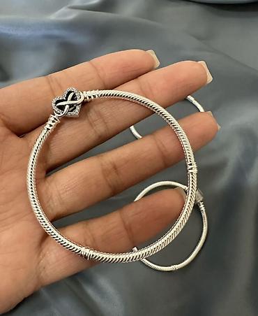Серебряные браслеты: Пандора 925 проба Серебро С оформлением (в комплекте фирменный at lalafo.kg — 5 Серебряные браслеты: Пандора 925 проба Серебро С оформлением (в комплекте фирменный — 5