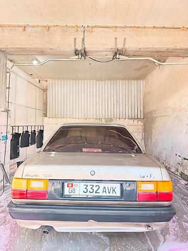Унаа: Audi 100: 1984 г., Кол менен иштөөчү, Седан — 3