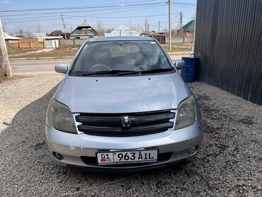 Toyota: Toyota ist: 2002 г., 1.5 л, Автомат, Бензин, Хэтчбэк