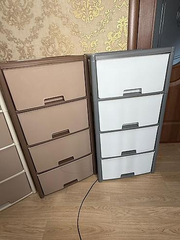 Комоды для одежды: Пластиковый комод с пятью выдвижными ящиками белого цвета и салатовым — 26