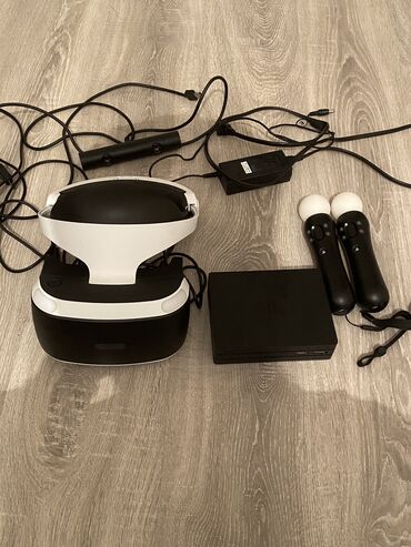 rollu oyun: Playstation VR1. Əla vəziyyətdə. Real alıcıyla razılaşmağ olar