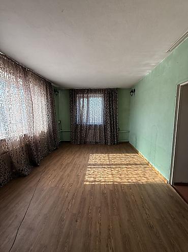 Продажа коттеджей и домов: Продается добротный двухэтажный дом Район Красный строитель, ул — 4