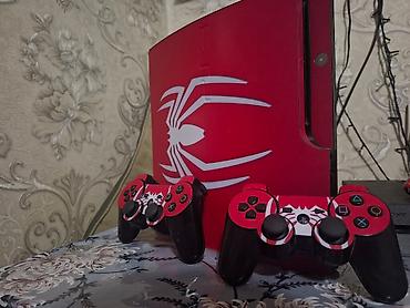 кастомная: PlayStation 3 Slim с кастомным оформлением в стиле Spider‑Man — 1