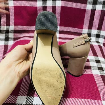 Сапоги: Продаю сапоги деми+зима Продаю сапоги деми+зима Цвет серый Размер 37 — 16