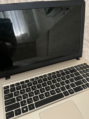 HP: ASUS 11.6 ", AMD A6, 256 GB
