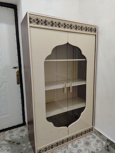 Yeni, Servant, Kredit yoxdur, Ukrayna