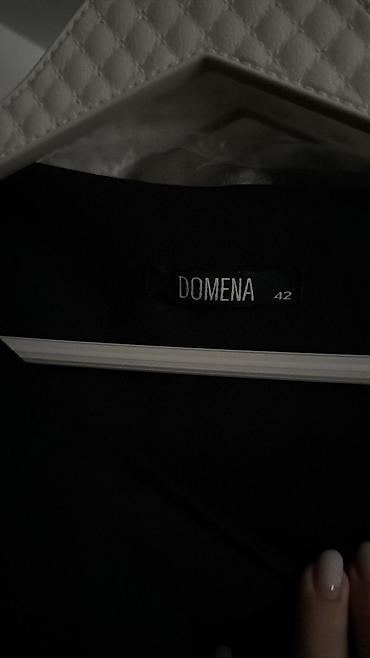 Qadın geyimləri: DOMENA qadın donu - Rəng: qara - Model: asimmetrik ön kəsikli midi — 2