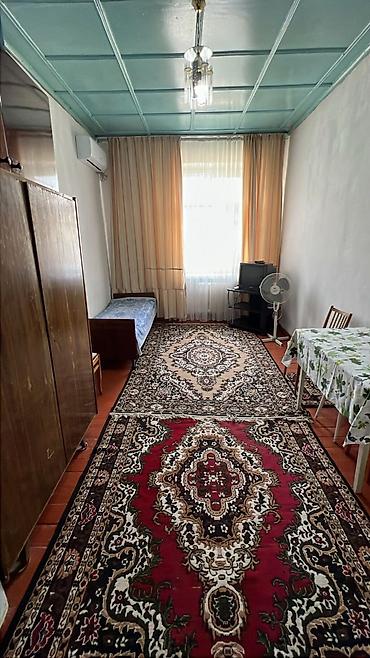 снять квартиру в ош: Манаса / Горького, 20 кв.м, напротив Asia Азия Молл. 3 этаж, комната — 2