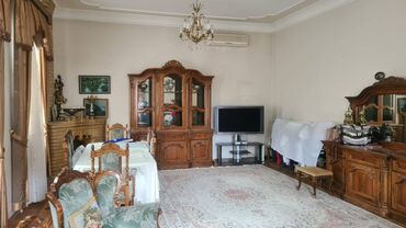 Digər kommersiya daşınmaz əmlakı: Badamdar da Hərbi qospitalın yanında 6 sotun içində olan 2 mərtəbli 5 — 4