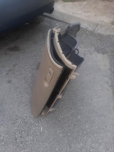 şit ustu: Audi üçün ehtiyat hissələri - Salon rəfi/torpedo altı sağ panel — 1