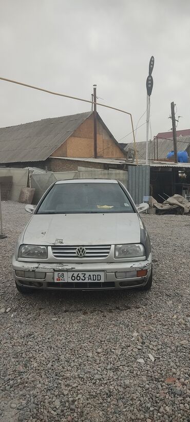 галовка 1 8: Volkswagen Vento: 1992 г., 1.8 л, Механика, Бензин, Седан