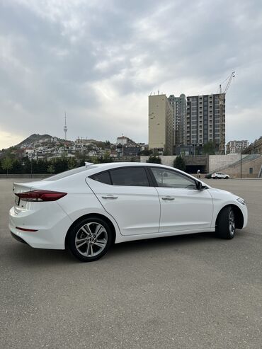 Hyundai: Hyundai Avante: 1.6 l | 2016 il Sedan — 8