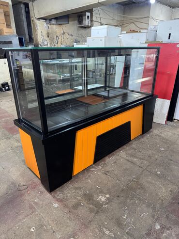 demir vitrin: Soyuduculu vitrin – şüşə vitrinin içi işıqlandırmalı, ön və yan