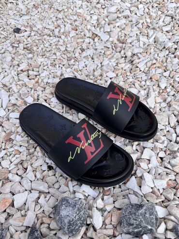 лоро пиано обувь женская летняя: Мужские сандалии, 41, Louis Vuitton, Новый, цвет - Черный, Самовывоз, Платная доставка