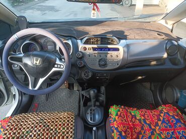 Honda: Honda Fit: 2011 г., 1.5 л, Автомат, Бензин, Хэтчбэк — 9