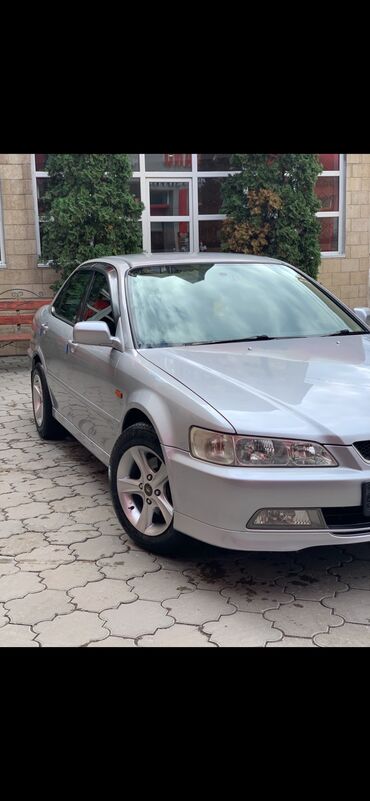 Honda: Honda Accord: 2001 г., 2 л, Автомат, Бензин, Седан