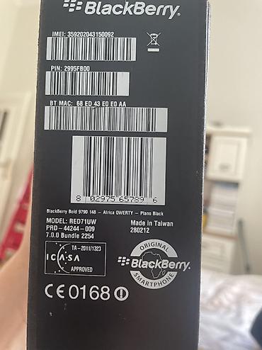 htc wildfire s: Blackberry Bold 9790, 8 GB, rəng - Qara, Qırıq — 3