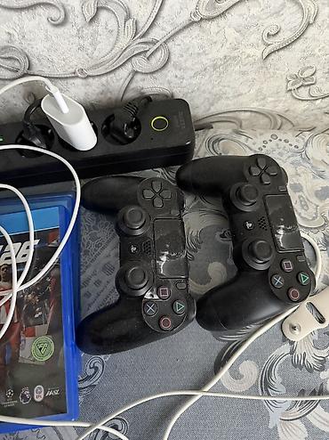 ps plus: Игровая консоль Sony PlayStation 4 Pro с 2 геймападами И 2 играми ufc — 4