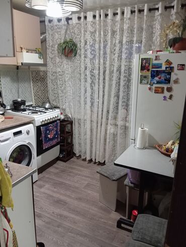 сдаю квартиру район пишпек: 3 комнаты, 63 м², 104 серия, 4 этаж, Косметический ремонт