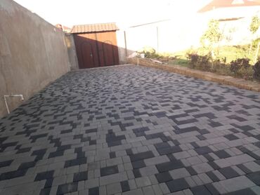 Tamet: Müxtəlif çalarlarda olan beton plitələrdən hazırlanmış səki örtüyü -da lalafo.az — 31 Tamet: Müxtəlif çalarlarda olan beton plitələrdən hazırlanmış səki örtüyü — 31