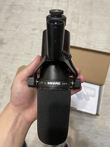 Студийные микрофоны: Микрофон - Shure SM7B и Кронштейн для микрофона - BOYA BY-BA30. Цена — 4