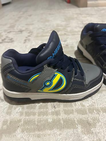 мужской одежды: Оригинал Heelys.Натуральная кожа.
Покупали дорого — 3