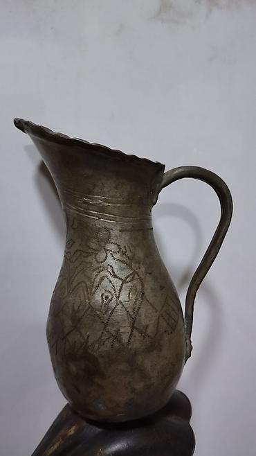 Bir vaza, Metal