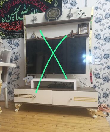 Radiatorlar: İşlənmiş, Düz TV altlığı, Polkalı