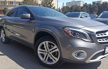 sprinter oturacaqlar: Mercedes-Benz GLA 250 4MATIC - Kuzov: kompakt premium krossover, gri — 5
