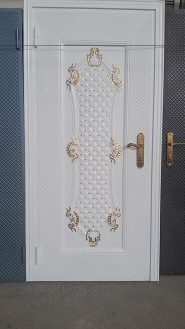 Giriş qapıları: Yeni Giriş qapısı Zamok və çərçivə ilə, Zəmanətli, Ödənişli quraşdırma, Ünvandan götürmə, Ödənişli çatdırılma, Rayonlara çatdırılma — 16