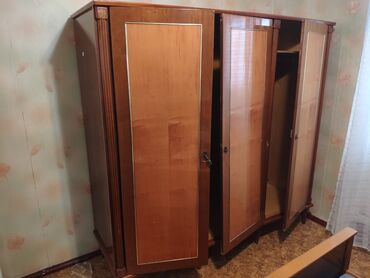 шкафы шифонеры: Шифоньер, Б/у, Прямой, цвет - Коричневый, Дерево