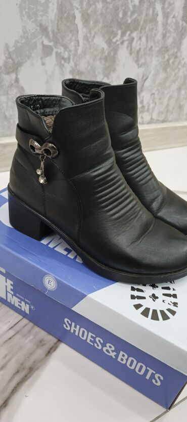 Botinka və botilyonlar: Burberry, Ölçü: 38, rəng - Qara, İşlənmiş — 9