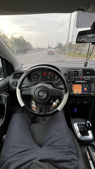wolksvagen: Volkswagen Polo: 2013 г., 1.6 л, Автомат, Газ, Седан — 4