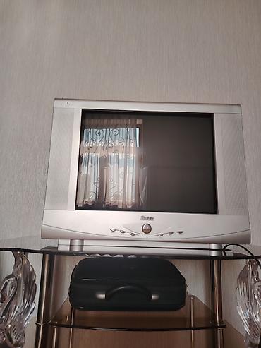 dekorativ nomrə: - Məhsul: Köhnə model televizorlar (2 ədəd) - Brendlər və tip: - Sony — 2