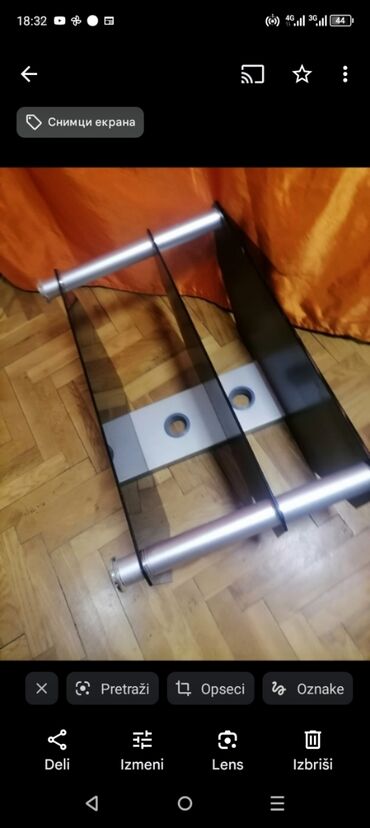 Komode: Sto stakleni za TV kao nov je . 80/40/50

Mirjevo — 9