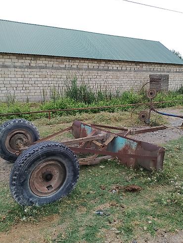 kon: Traktor greyder pırpırı (torpaq hamarlayan kürək) satılır. İşlək — 2
