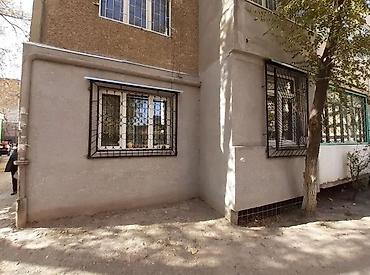 105: 3 комнаты, 80 м², 7 мкр 105 серия, 1 этаж — 2