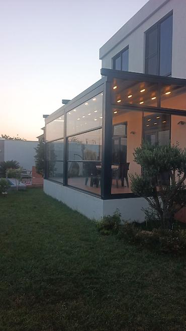 dam ortuleri: Alüminium çərçivəli şüşə veranda/pergola sistemi - Müasir dizayn — 2