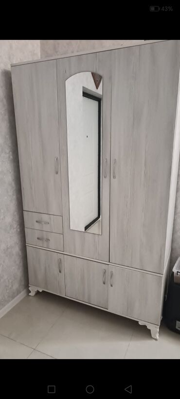 ikinci əl kuxna mebeləri: Dolab 110 manata. Cüzi defekti var. Unvan:Saray MTK Aygun55