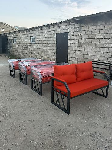 divanlat: Metall karkaslı açıq məkan üçün divan - Müasir dizayn: mat qara — 1