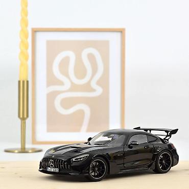formula 1: ⚫ Mercedes-AMG GT Black Series — 2021 — Black — 1:18 — Norev Norev — 1
