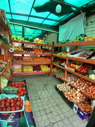 Строительный кирпич: Стелажы для овощей из дерева — 20