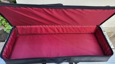 Futlyarlar, çexollar: Məhsul: Klaviatura/sintezator üçün yumşaq çanta - Rəng: Qara (daxili — 11