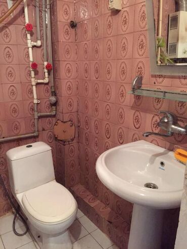 Uzunmüddətli kirayə mənzillər: Nərimanov metrosu yaxınlığında, 3 otaq,hər bir şərait olna.ev kirayə — 8