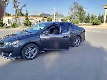 Toyota: Toyota Camry SE sedan - Korpus: sedan, qrafit/boz rəng - — 13