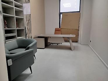 Коммерческая недвижимость: Сдаю Офис целиком: 150 м², В жилом комплексе, С ремонтом — 3