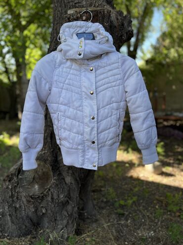 Детский мир: Куртка на девочку осень/весна состояние отличное, все на месте размер