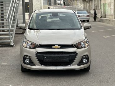 Chevrolet: Chevrolet Spark: 2015 г., 1 л, Вариатор, Бензин, Хетчбек